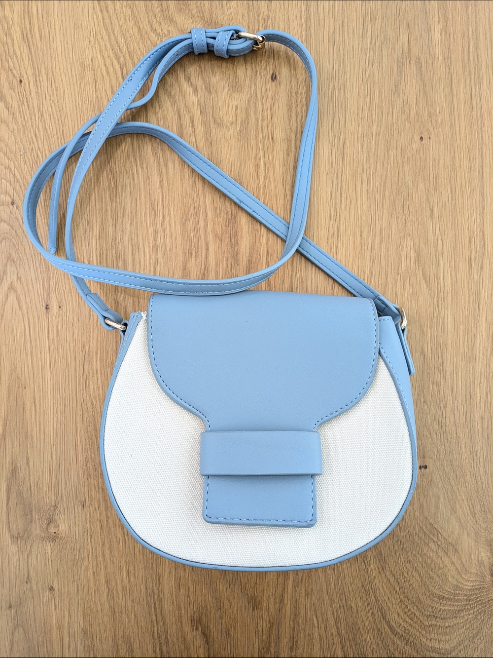Light Blue & White Crossbody Saddle Bag - Women's Shoulder Purse